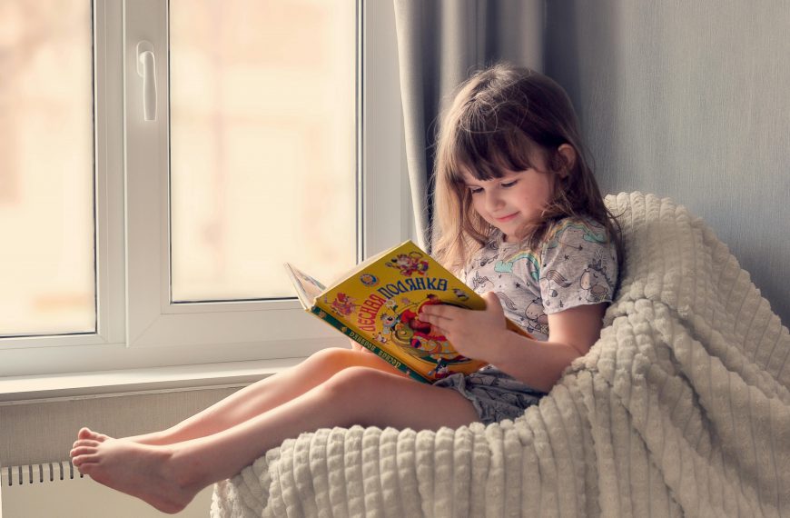 When Do Kids Start Reading? Signs Your Child Is Ready