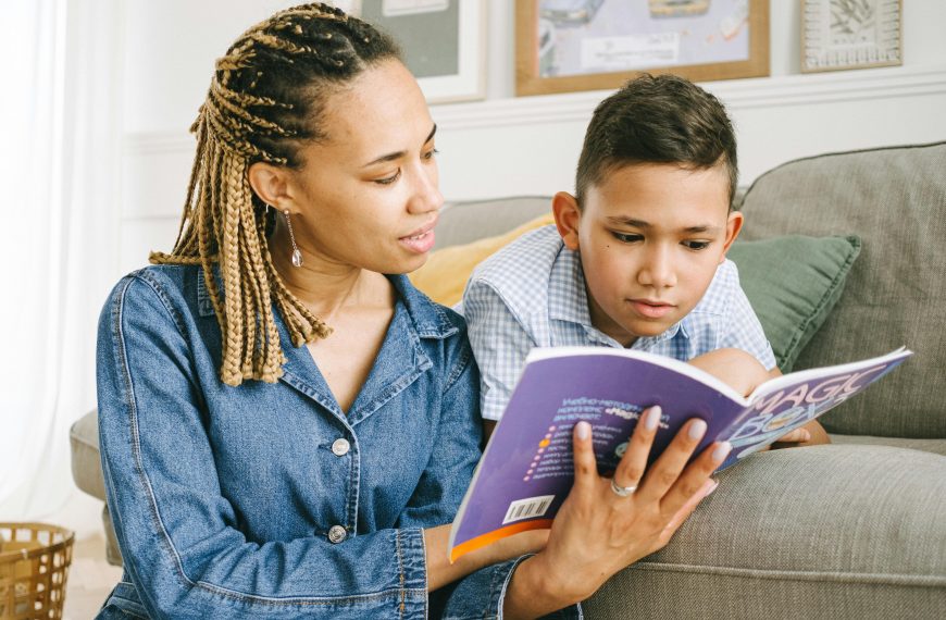How to Help a Child Struggling With Reading: Practical Tips for Parents
